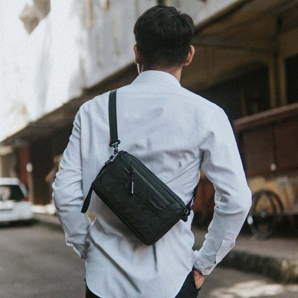 MR MADS - Tas Selempang Pria "SAIGO" Clutch Bag - Sling Bag Waterproof